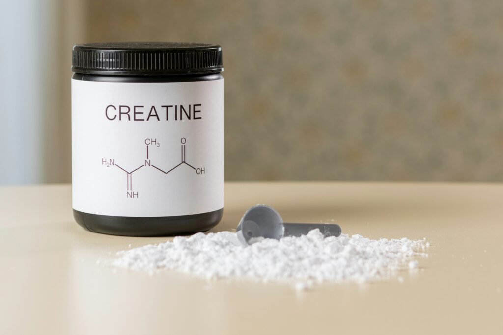 Can I Take Creatine Without Working Out? Benefits, Risks & Advice showing creatine supplementation, possible benefits, risks, hydration, and exercise considerations.
