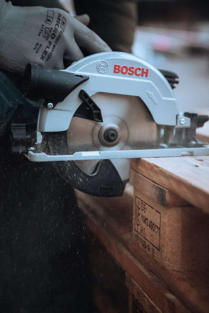 What Is the Most Important Maintenance on a Circular Saw? Expert Guide guide to blade care, dust control, tool inspections, lubrication, and safe operation.