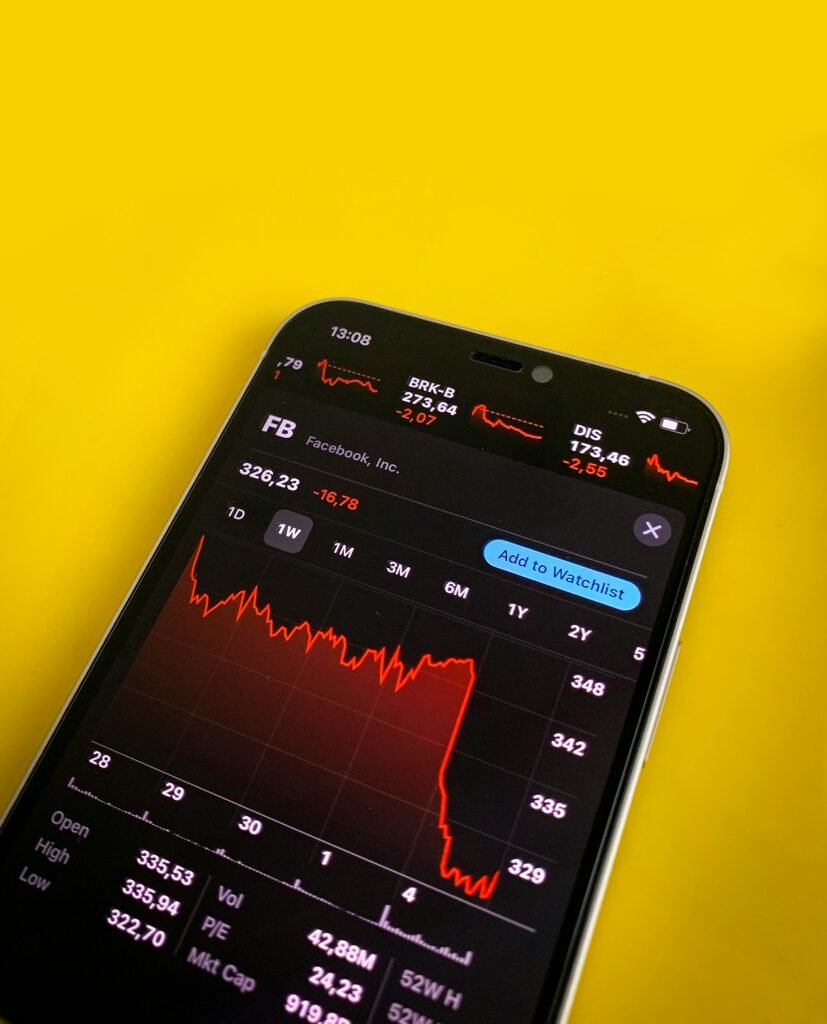 What Is a Liquidity Sweep in Trading? guide to buy-side and sell-side liquidity, stop hunts, market structure, price action, and trading analysis.