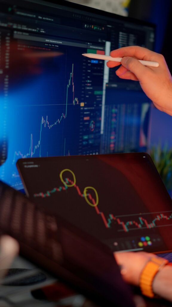 Wefunder Explained Investing, Fees & Risks Powerful Insights, Costs & What to Know guide to startup crowdfunding, fees, investment risks, ownership, and due diligence.
