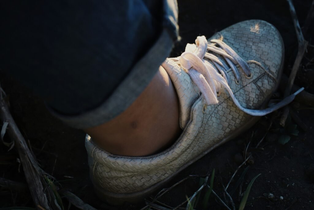 Duct Tape Pulled Out Plantar Wart Root? Shocking Details, Causes & Safe Next Steps guide featuring plantar wart treatment, tissue changes, healing, and foot aftercare.