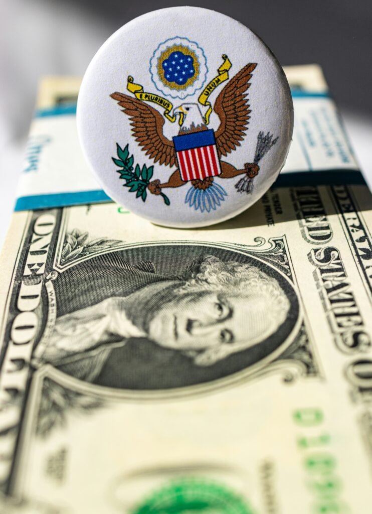 What Is a Presidential Challenge Coin? guide to coin origins, symbolism, official traditions, military connections, collecting, and historical meaning.