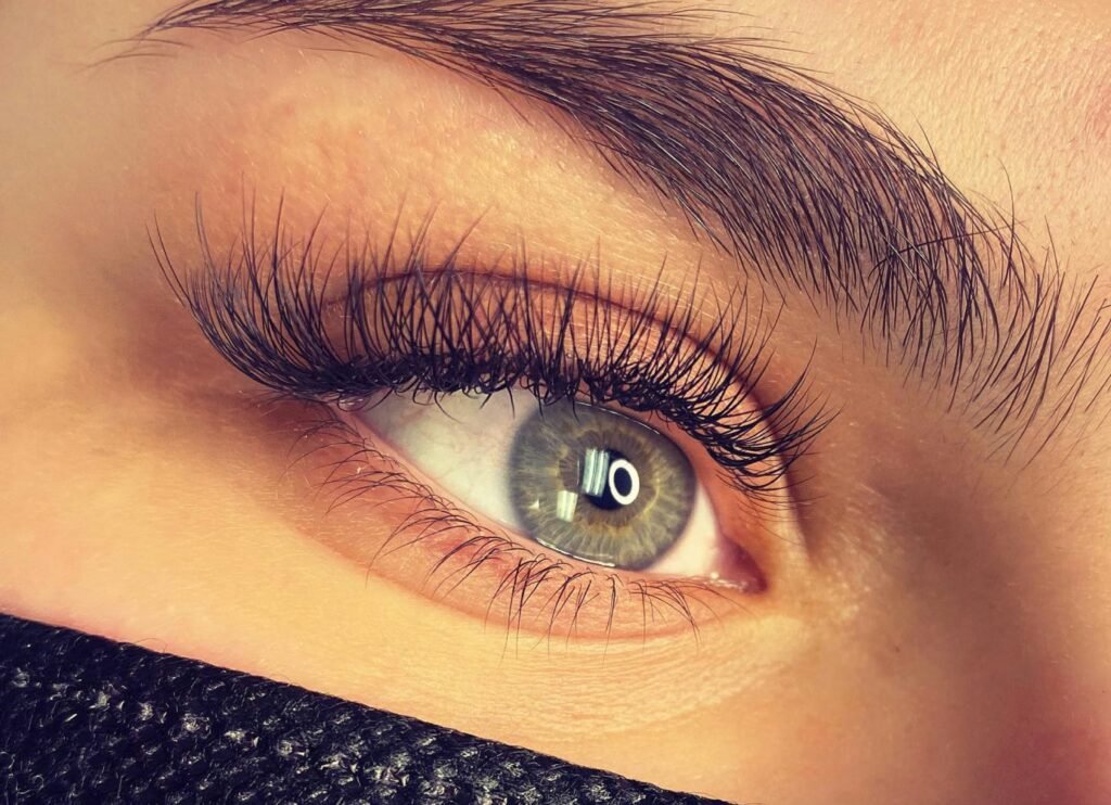 How to Get an Eyelash Out of Your Eye Safely and Without Irritation covering eyelash removal, gentle eye care, rinsing, and irritation prevention.