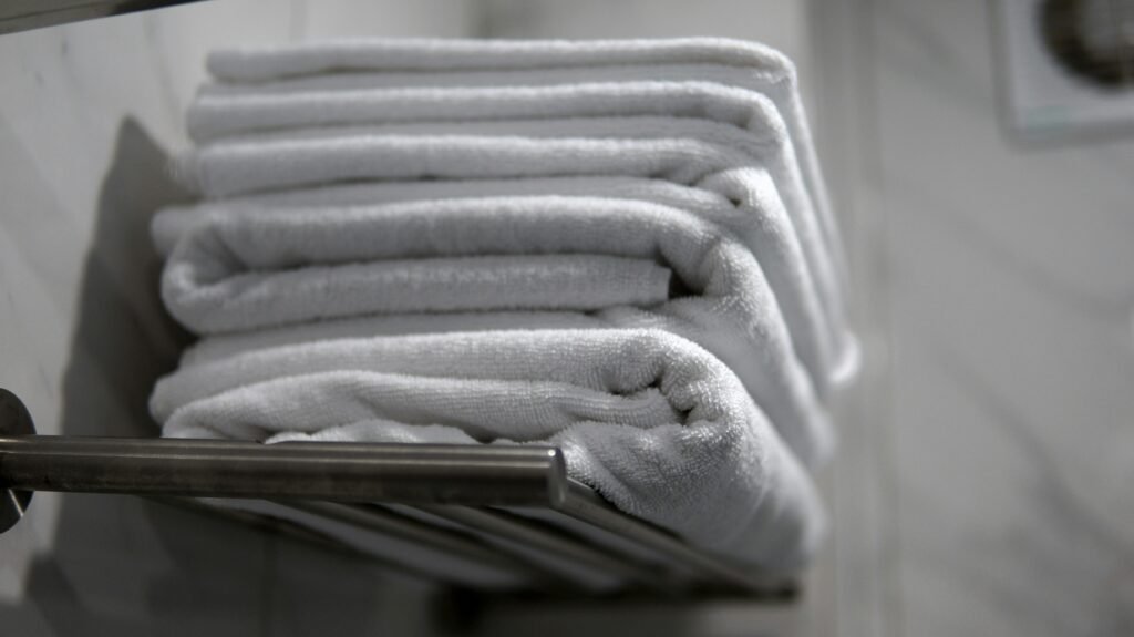 How to Get Mildew Smell Out of Towels Effective Washing and Drying Methods covering musty odors, towel cleaning, washing methods, drying tips, and mildew prevention.