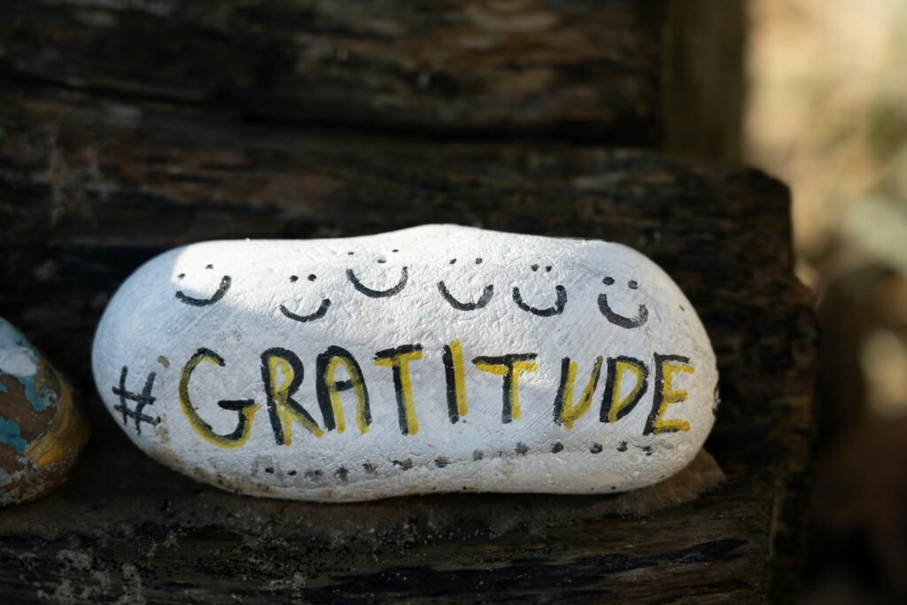 Small Token of Appreciation guide to thoughtful gifts, personal gestures, sincere gratitude, thank-you messages, and meaningful appreciation.