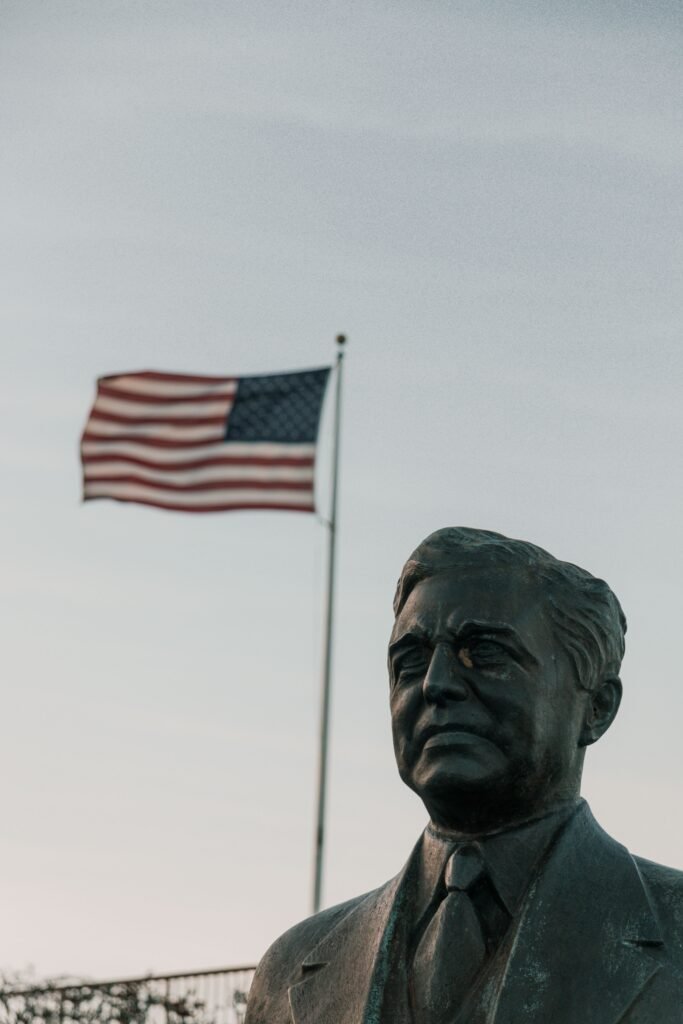 What coin is Franklin Roosevelt on with Roosevelt dime facts