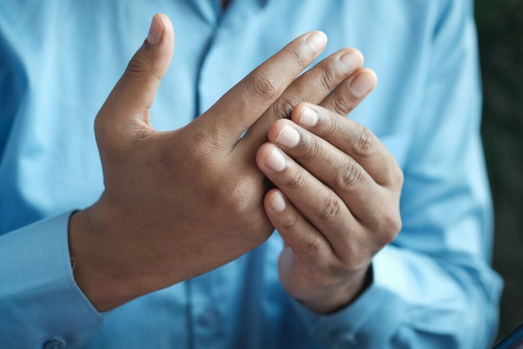Why Does My Arm Hurt When I Sneeze? Causes, Warning Signs, and What to Do covering nerve pain, muscle tension, shoulder discomfort, sneezing, and medical warning signs.