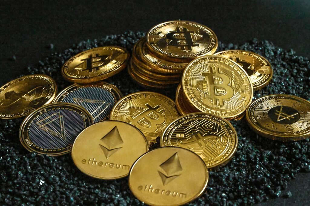 What Is Altcoin? guide to altcoin categories, blockchain use cases, token utility, market volatility, risks, and evaluation.