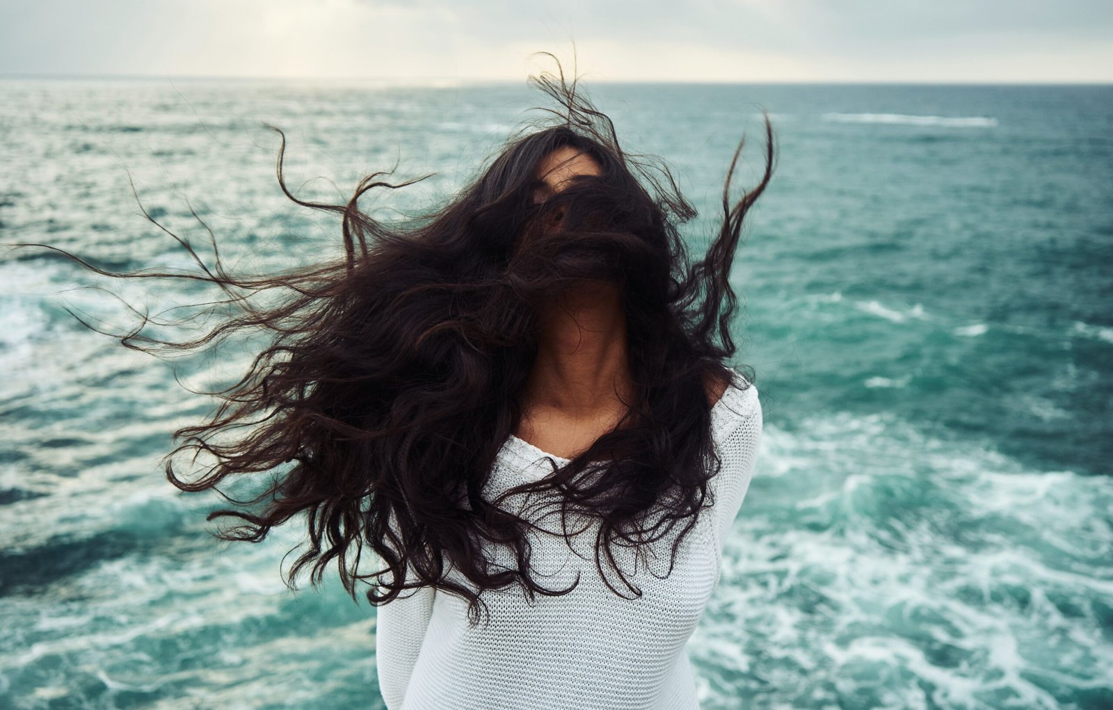 Why Does My Hair Smell Burnt? Causes, Solutions & Hair Care Tips